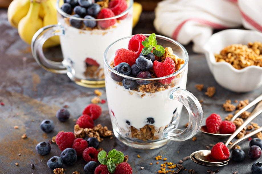 https://www.worlddeli.com/cdn/shop/articles/yogurt-parfair_460x@2x.jpg?v=1669656847